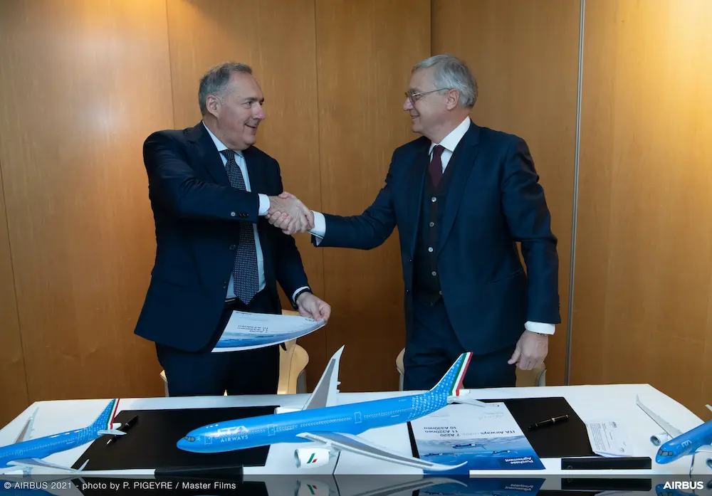 Left to right: ITA Airways Executive President, Alfredo Altavilla, and Airbus Chief Commercial Officer and Head of Airbus International, Christian Scherer