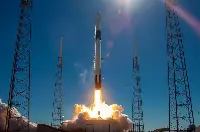 SpaceX Falcon 9 carrier rocket