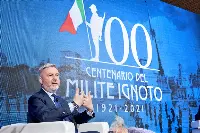 Il ministro della Difesa, Lorenzo Guerini, all’apertura delle celebrazioni per i cento anni del Milite Ignoto avvenuta il primo giugno 2021 all'Altare della Patria a Roma