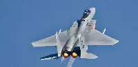 Un aereo F-15C Eagle in decollo