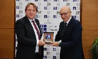 Olivér Várhelyi commissario europeo per l’allargamento e la politica del vicinato, ha incontrato il 17 novembre 2022 il direttore generale Agenzia industrie difesa Nicola Latorre ed una delegazione