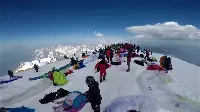 Paragliding: over 150 paragliders on the Mont Blanc summit
