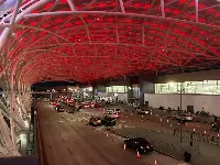 L'ingresso dell'aeroporto di Atlanta
