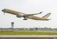 A-350/900 ULR airplane of Singapore Airlines take off