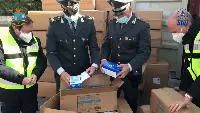 Operazioni di sequestro del personale Gdf e Adm di oggetti contraffatti durante l'operazione "Porta di giada"