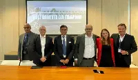 Da sinistra: Paolo Corona (country manager Sicilia), Krassimir Tanev (cco Aeroitalia), Salvatore Ombra (presidente Airgest), Gaetano Intrieri (ad Aeroitalia), Giulia Ferro (consigliere Airgest), Michele Bufo (direttore Airgest)