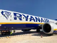 Aereo Ryanair presso la pista dell'aeroporto "Leonardo da Vinci" di Roma Fiumicino