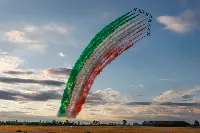 Un momento dell'esibizione degli aerei MB-339 "Frecce Tricolori" della Pan