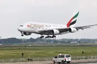 Airbus A-380 di Emirates in fase di atterraggio