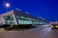 Piazzale antistante al terminal dell'aeroporto di Trieste