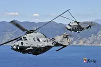 Elicotteri SH-90 in volo della Marina militare italiana