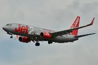 Un aereo Boeing B-737/800 di Jet2 in volo (foto d'archivio)