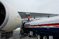 Rifornimento di un aereo