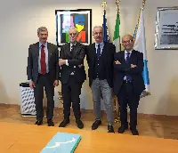 Enac-Gesac. Da sinistra: contratto di programma siglato da Alessio Quaranta (dg Enac) e da Roberto Barbieri (ad Gesac), alla presenza di Pierluigi Di Palma (presidente Enac) e Carlo Borgomeo (presidente Gesac)