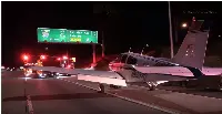 Aereo Beech F33A Bonanza atterrato sulla superstrada di Costa Mesa, California, il 28 gennaio 2018