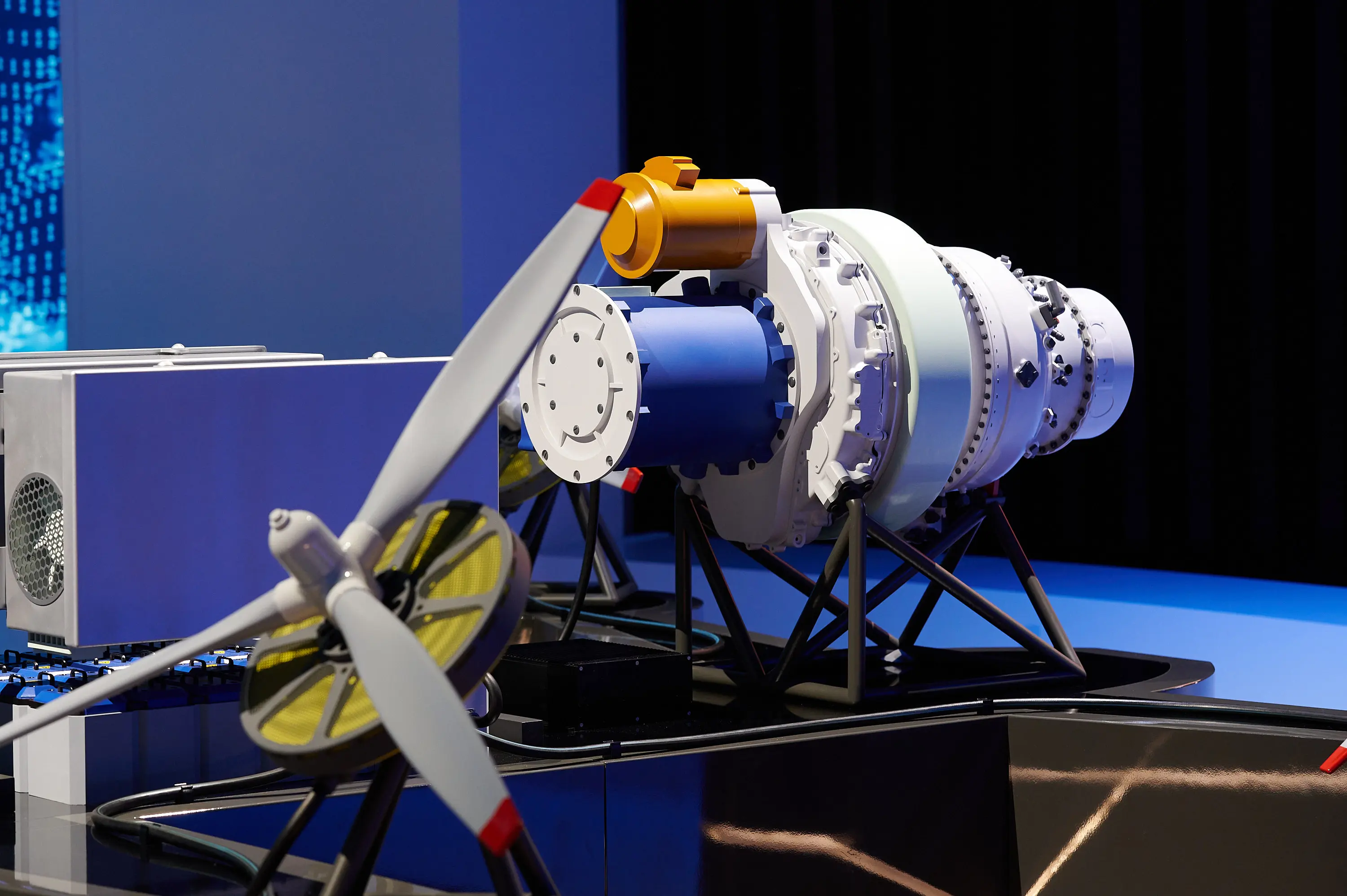 Una Hybrid Power Unit (HPU) per motori di elicotteri sviluppata dalla società russa Rostec