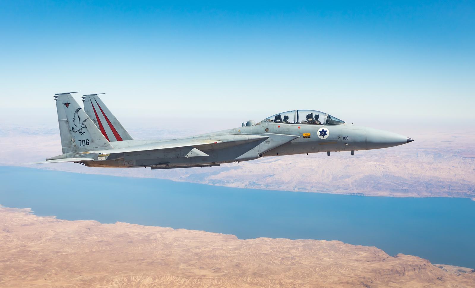 Un aereo caccia israeliano F-15 durante l'esercitazione Blue Flag 2021