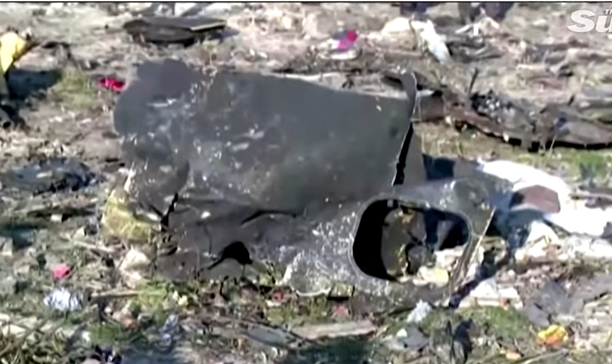 Resti dell'aereo B-737 ucraino precipitato in Iran l'8 gennaio 2020