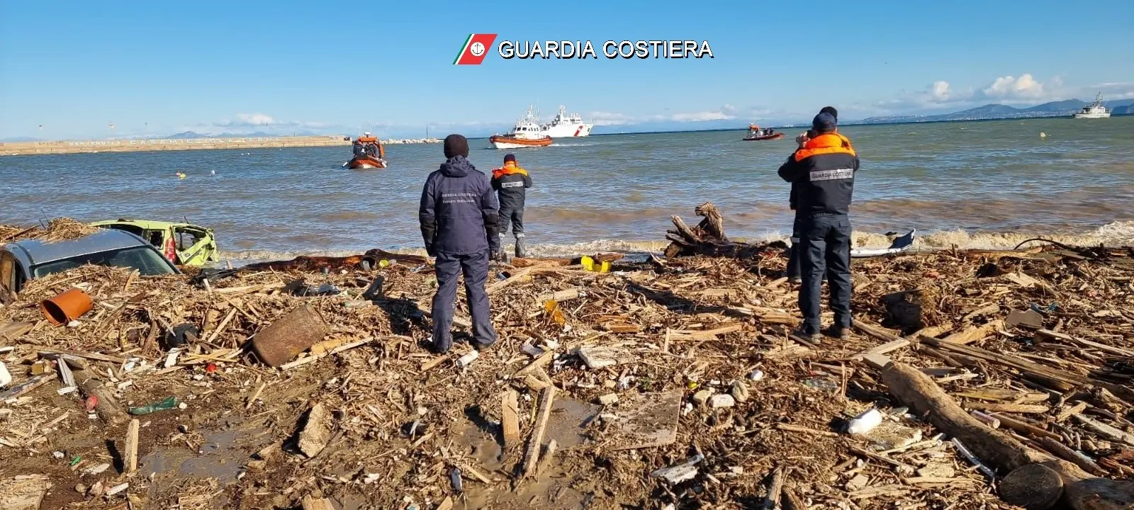 Le conseguenze dell'alluvione avvenuto sull'isola di Ischia il 26 novembre 2022: gli interventi della Guardia costiera con le unità navali