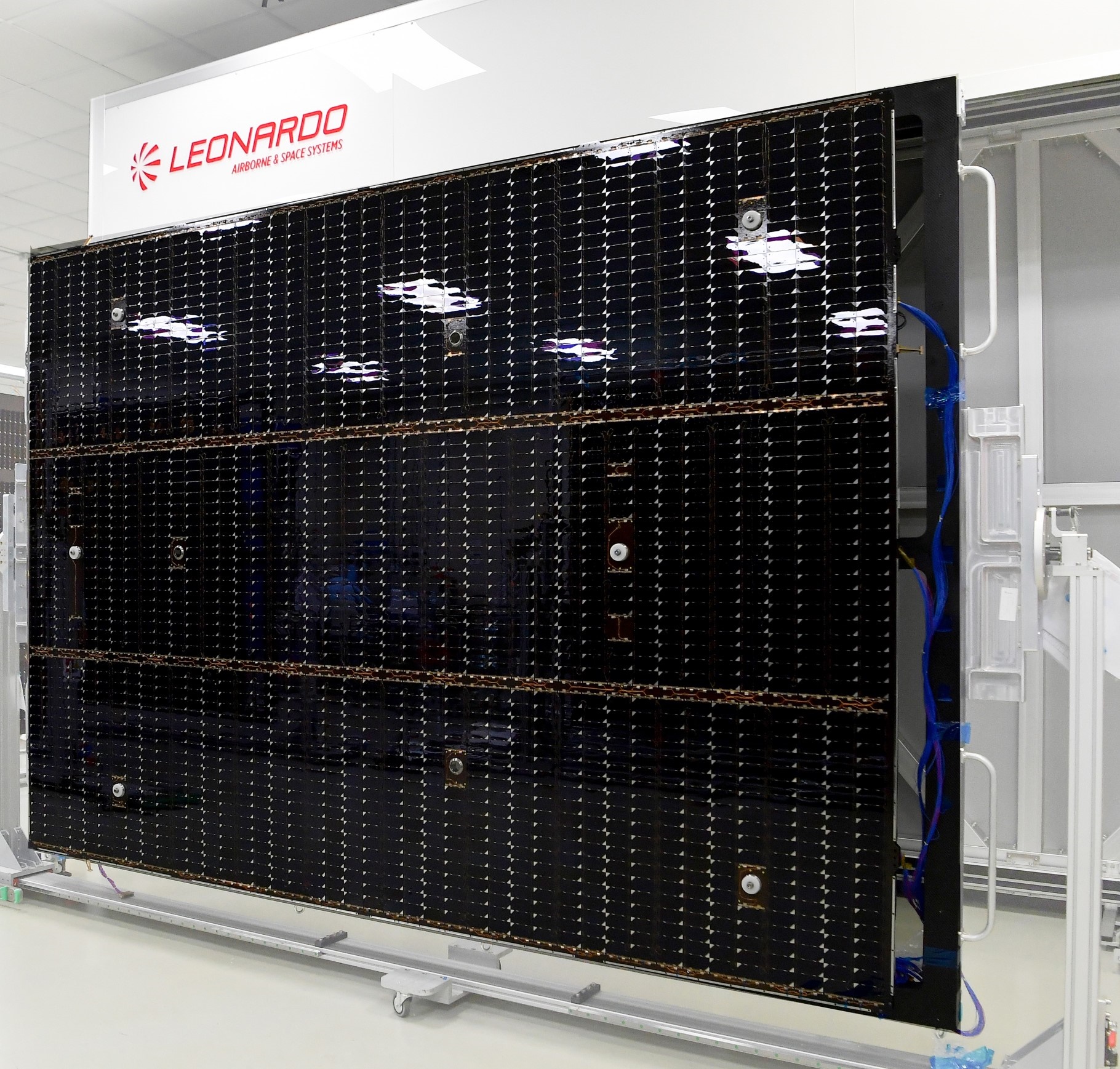Leonardo: panels for JUICE solar arrays leave the Company’s Milan plant