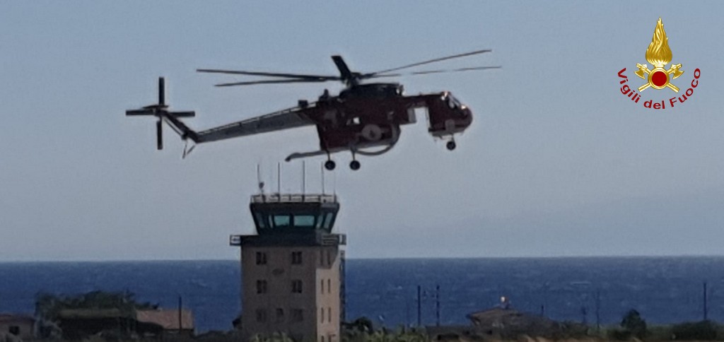 Aquila Rossa, il nuovo elicottero dei vigili del fuoco contro gli incendi