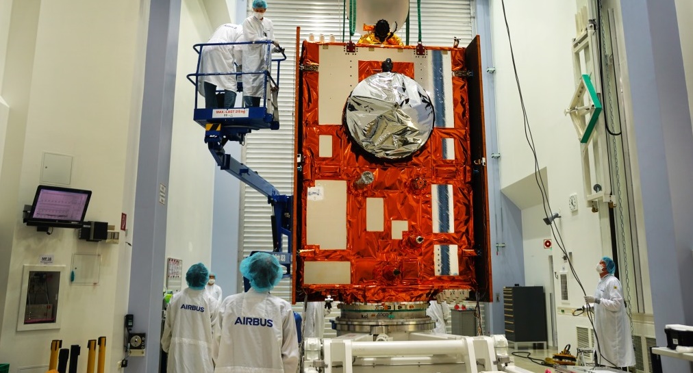 Sentinel-6A: acoustic noise test simulates sound impact during rocket launch