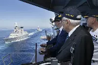 Il Presidente della Repubblica Sergio Mattarella a bordo della portaerei Cavour