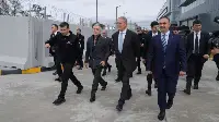 Istanbul, 18 febbraio 2025. Il ministro Imprese e Made in Italy Adolfo Urso durante la visita presso lo stabilimento di Baykar