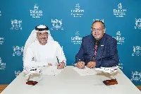 Da sinistra a destra: il capitano Abdulla Al Hammadi, vicepresidente di divisione Efta (Emirates Flight Training Academy),  e George Zografakis, amministratore delegato di Egnatia Aviation